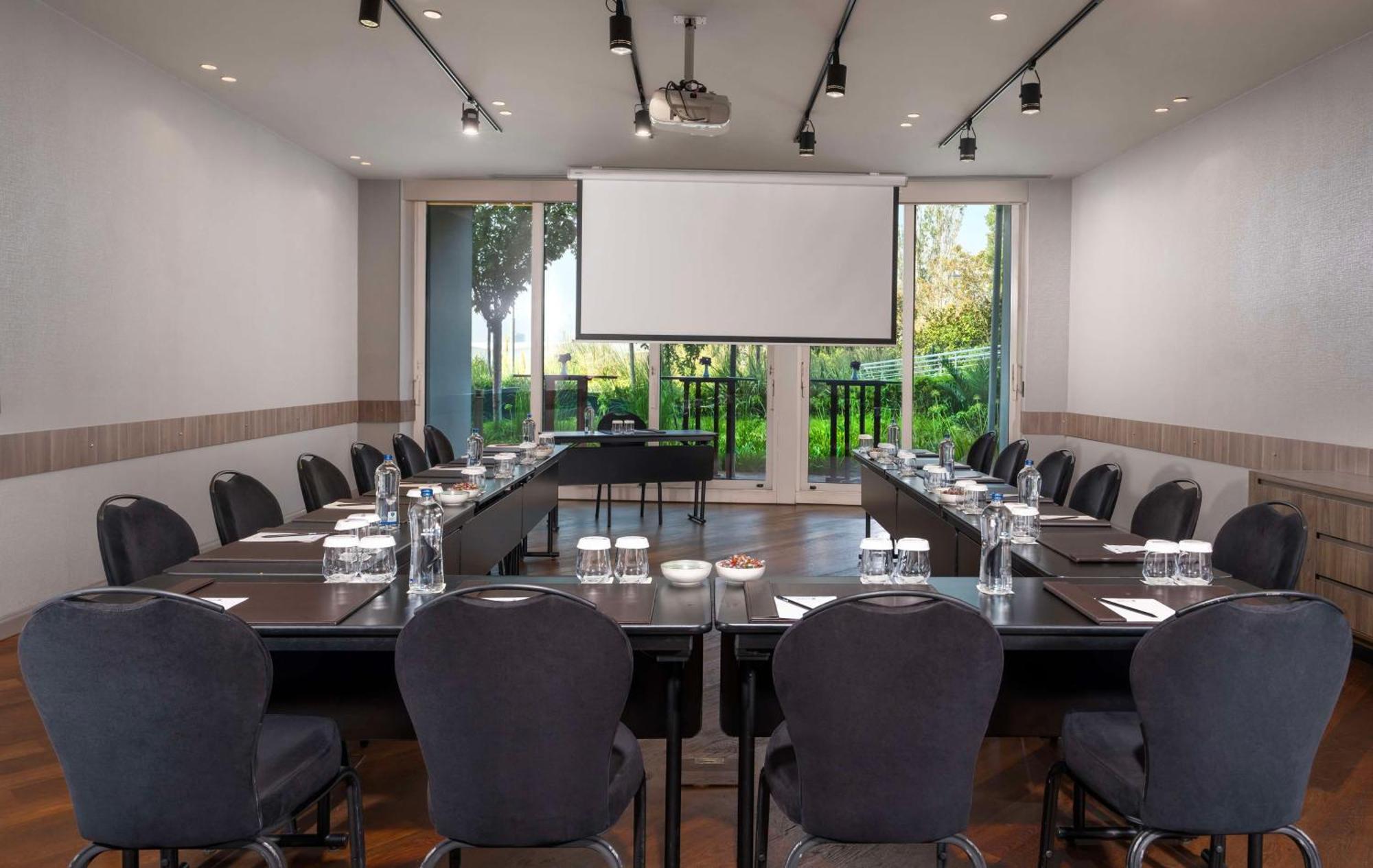 Radisson Blu Hotel Istanbul Ottomare Kültér fotó Meeting room